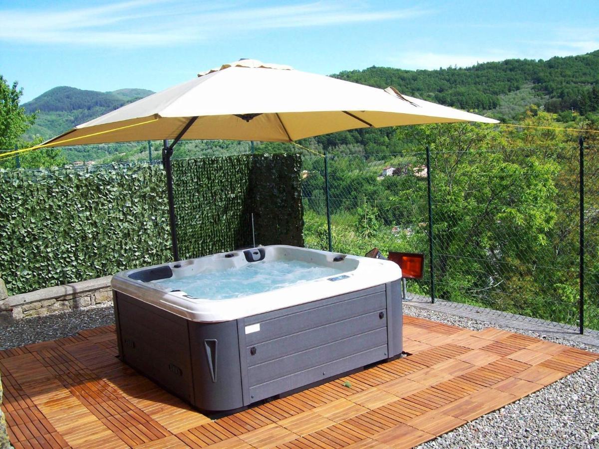 Ancient Farmhouse With Private Heated Hot Tub And Pool Villa Casola in Lunigiana ภายนอก รูปภาพ